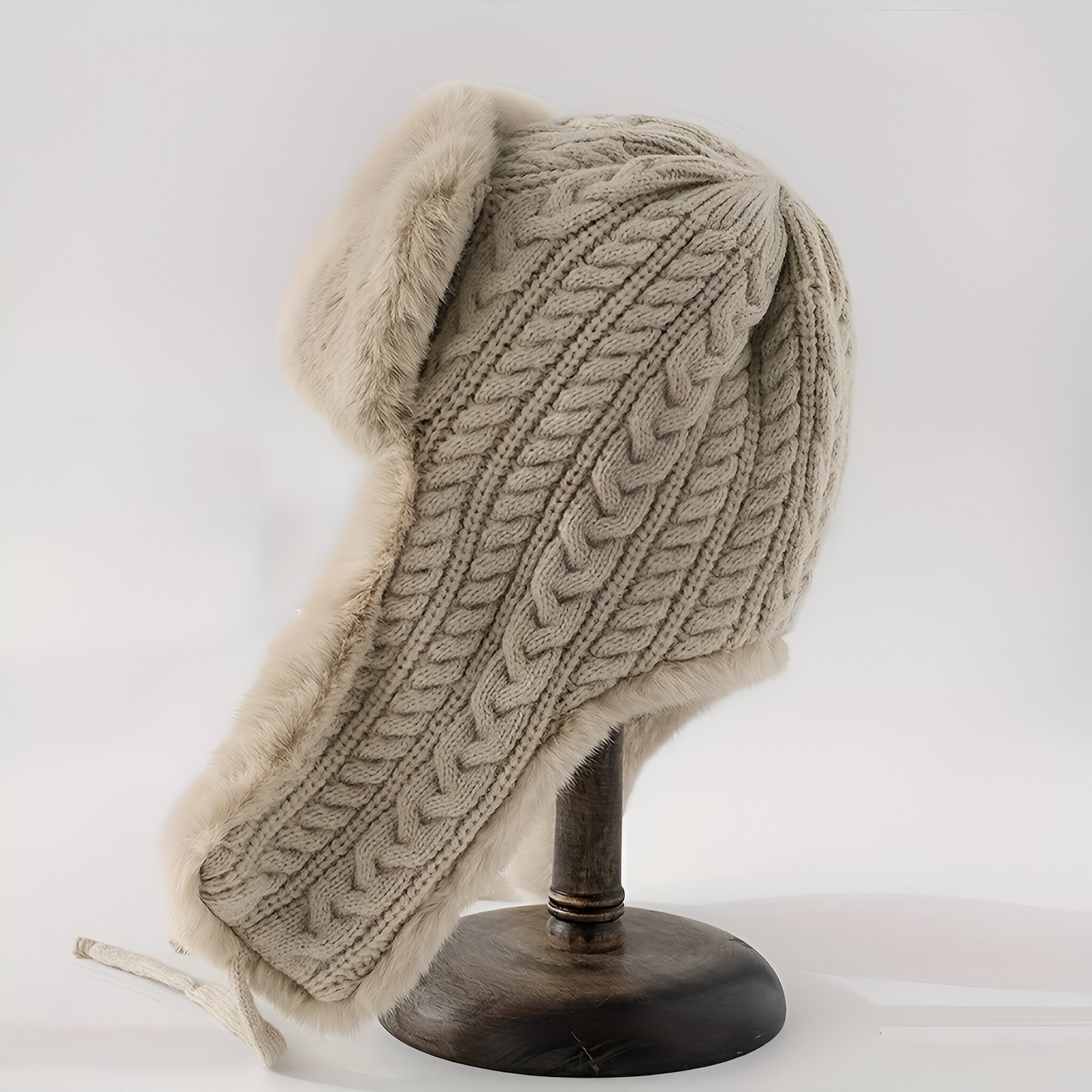 Dagmara – Komfortowa Fleece’owa Czapka z Nausznikami