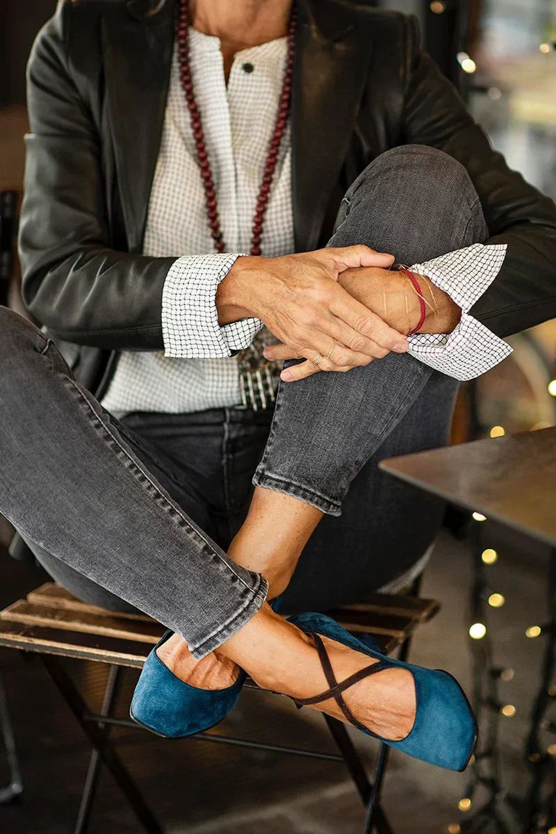 SANDAŁY Z PRZECIĘTYM PASKIEM