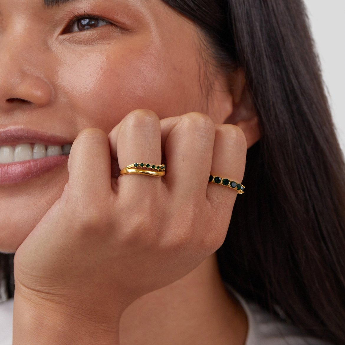 Carmen - Pierścionek warstwowy w zielonym kolorze szmaragdu